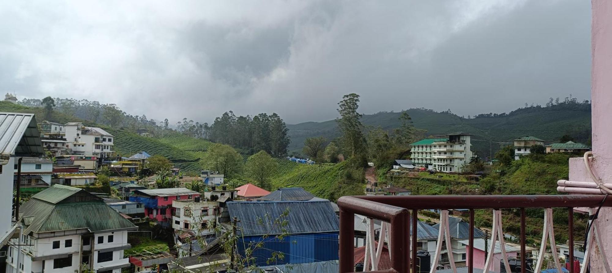 Swarna Tourist Home Munnar Exterior foto